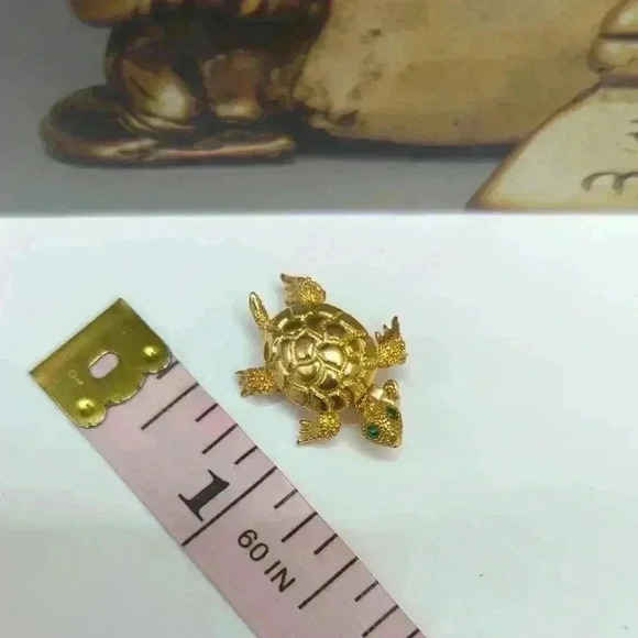 Monet Gold Turtle Brooch with Green Gem Eyes - Picture 4 of 5